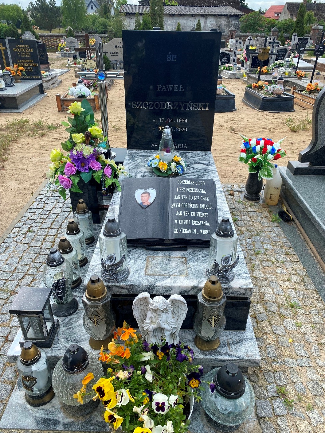 Grób Paweł Szczodrzyński